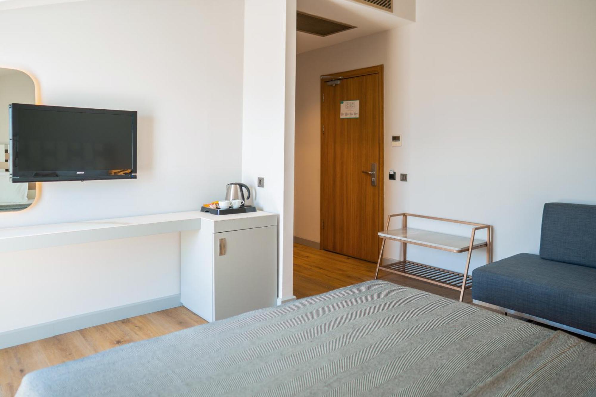 Double or Twin Room Attic No Baby or Child Accepted