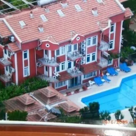 Red Rose Hotel-2