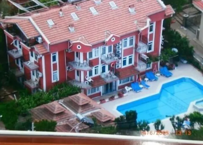 Red Rose Hotel